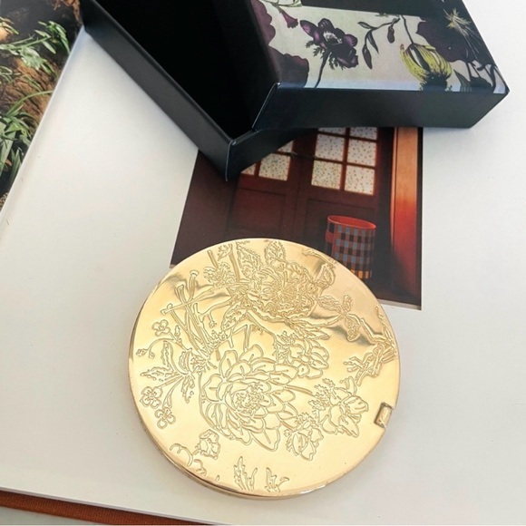 Gucci Flora Compact Dual‎ side Mirror Gold Color - Picture 5 of 6